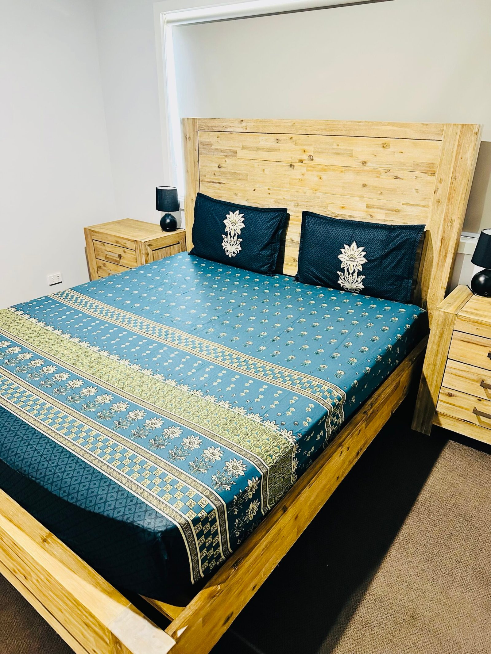 img_3702-2 King Size 100% Pure Cotton 300 TC Floral Motif Fitted Bedsheet Set (Teal & Navy) - Image 1